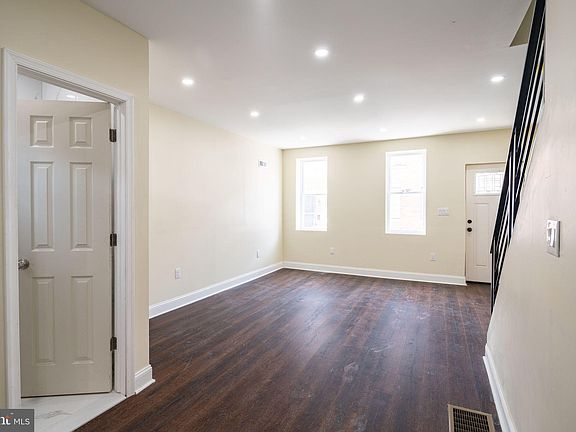 4th image of 3853 N Darien St