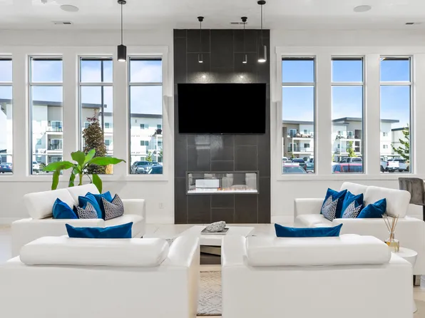 Columbia River Walk Apartments
