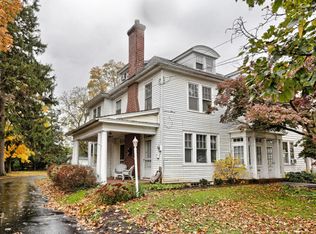 224 W Main St, Leola, PA 17540