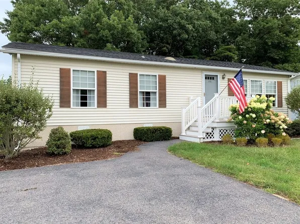 66 Trailwood Dr, Bridgewater, MA 02324