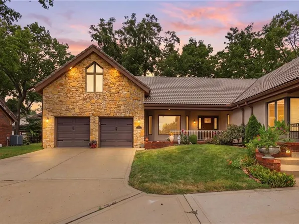 10 The Woodlands, Kansas City, MO 64119