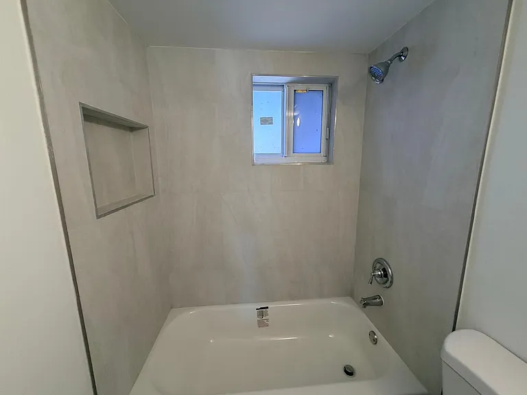 921 SW 7th St — Photo 11