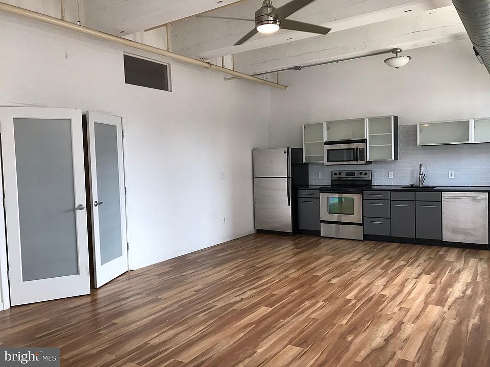 1st image of 444 N 4th St Unit 204