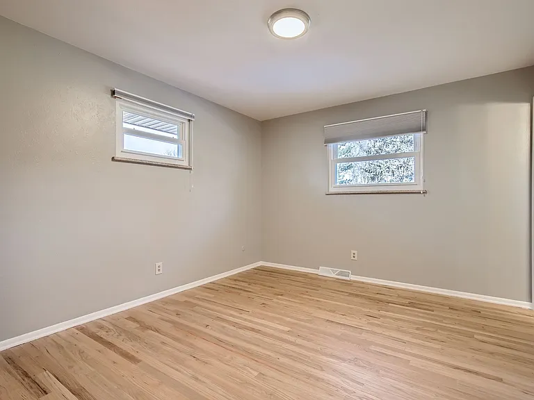 231 W Fremont Ave — Photo 4