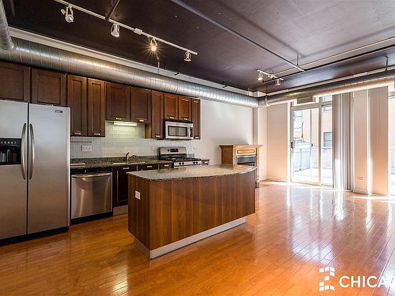 111-s-morgan-324-kitchen