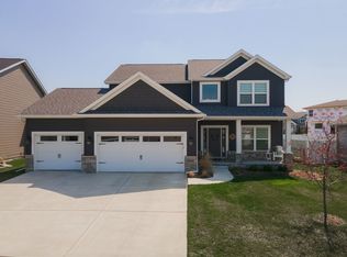 1114 Staghorne Way, Bloomington, IL 61705