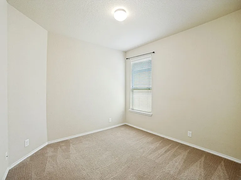6818 Fort Bnd — Photo 17