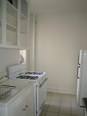 Rented by Metropolitan Equities | media 16