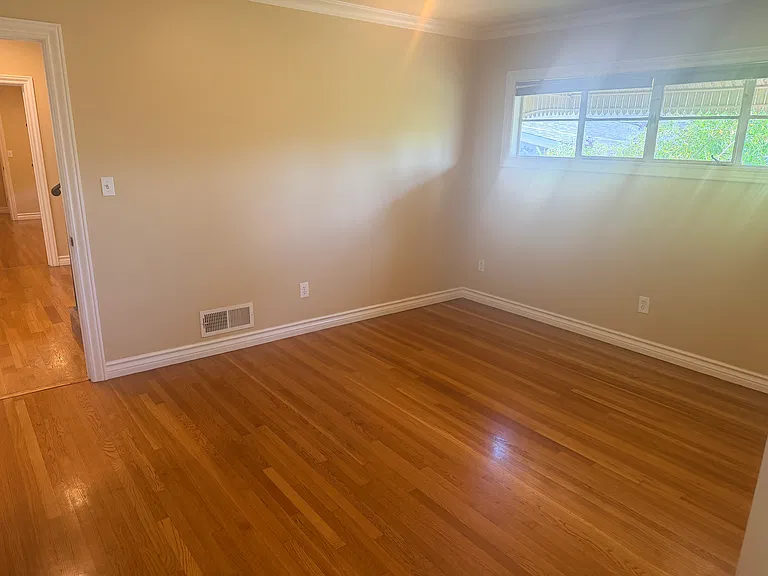 1205 Geneva St — Photo 15