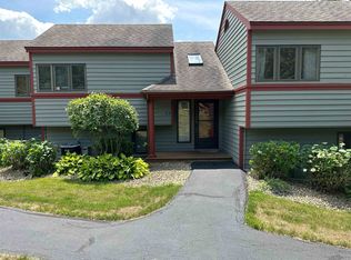 19 Spring Creek Ln, Galena, IL 61036