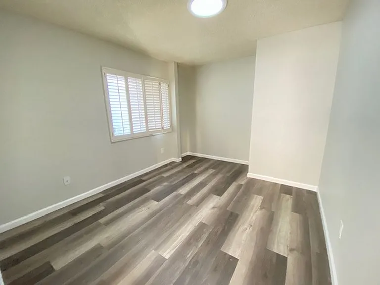 7084 Island Village Dr — Photo 20