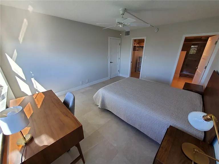 1401 N Riverside Dr #807 — Photo 30