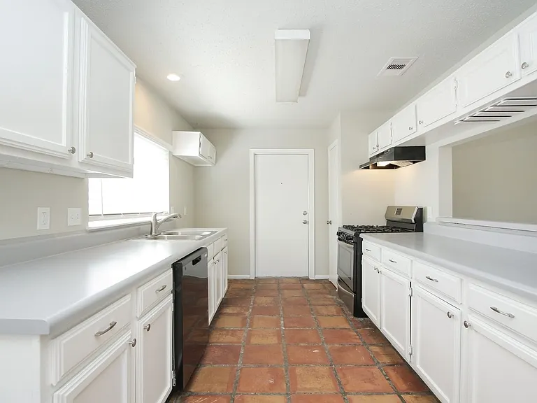 13303 Hampton Falls Dr — Photo 11