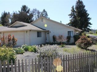 1044 Poplar Ave, Willits, CA 95490