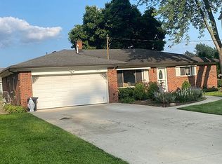 7454 Indian Rd, Temperance, MI 48182