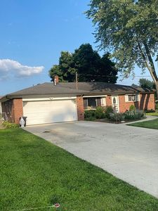 7454 Indian Rd, Temperance, MI, 48182