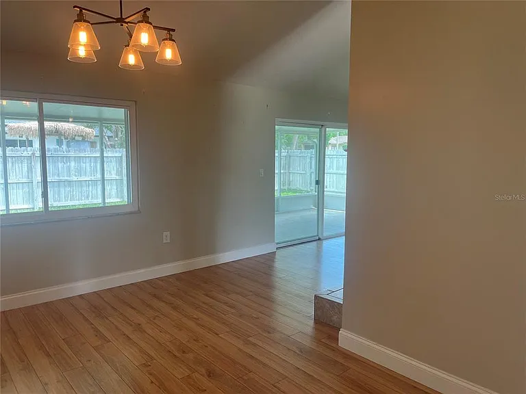 3101 Village Ln — Photo 10