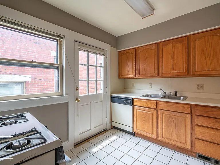 207 W Hubbard Ave — Photo 14