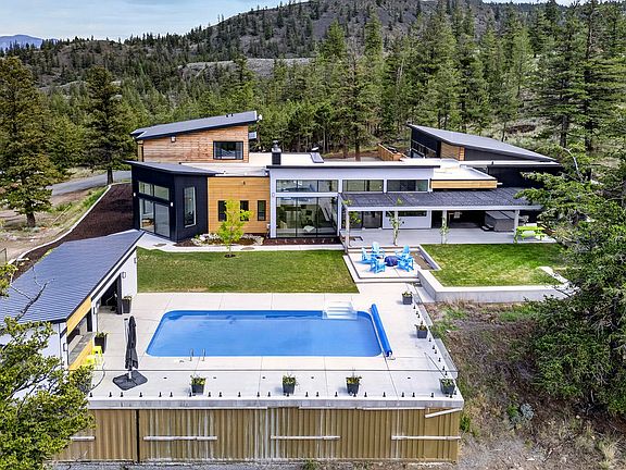 2nd image of 879 Deer Dr