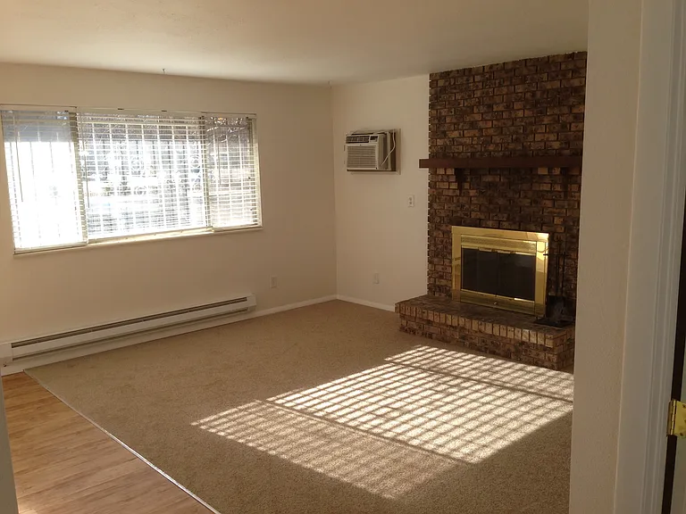 720 Delaware Ave #A — Photo 2