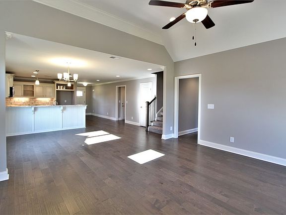 4th image of 140 Neecee Dr #35