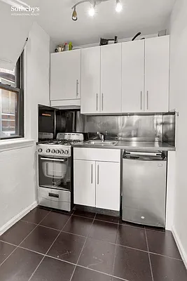 Sold by Sotheby's International Realty | media 7
