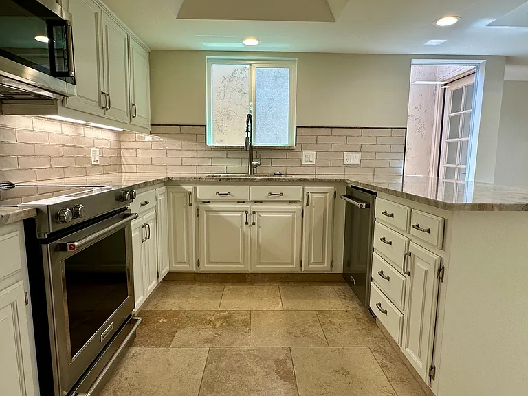 7915 E Vista Dr — Photo 5