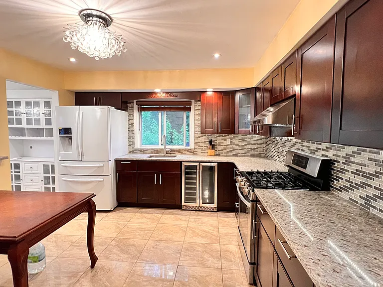 445 Oak Ave #2 — Photo 5