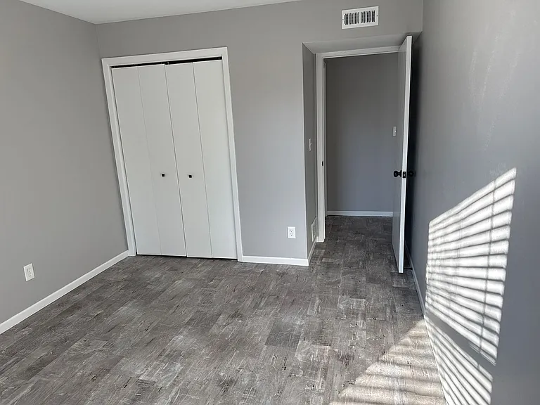 1051 Minns Dr — Photo 4