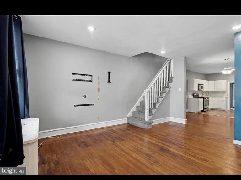 1658 N Redfield St — Photo 2