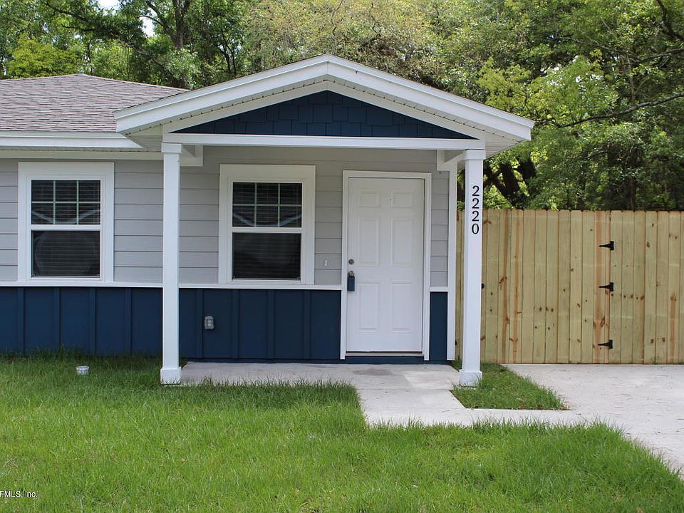 1st image of 2220 Thomas Ct