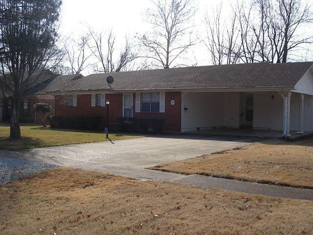 2nd image of 1105 S Main St