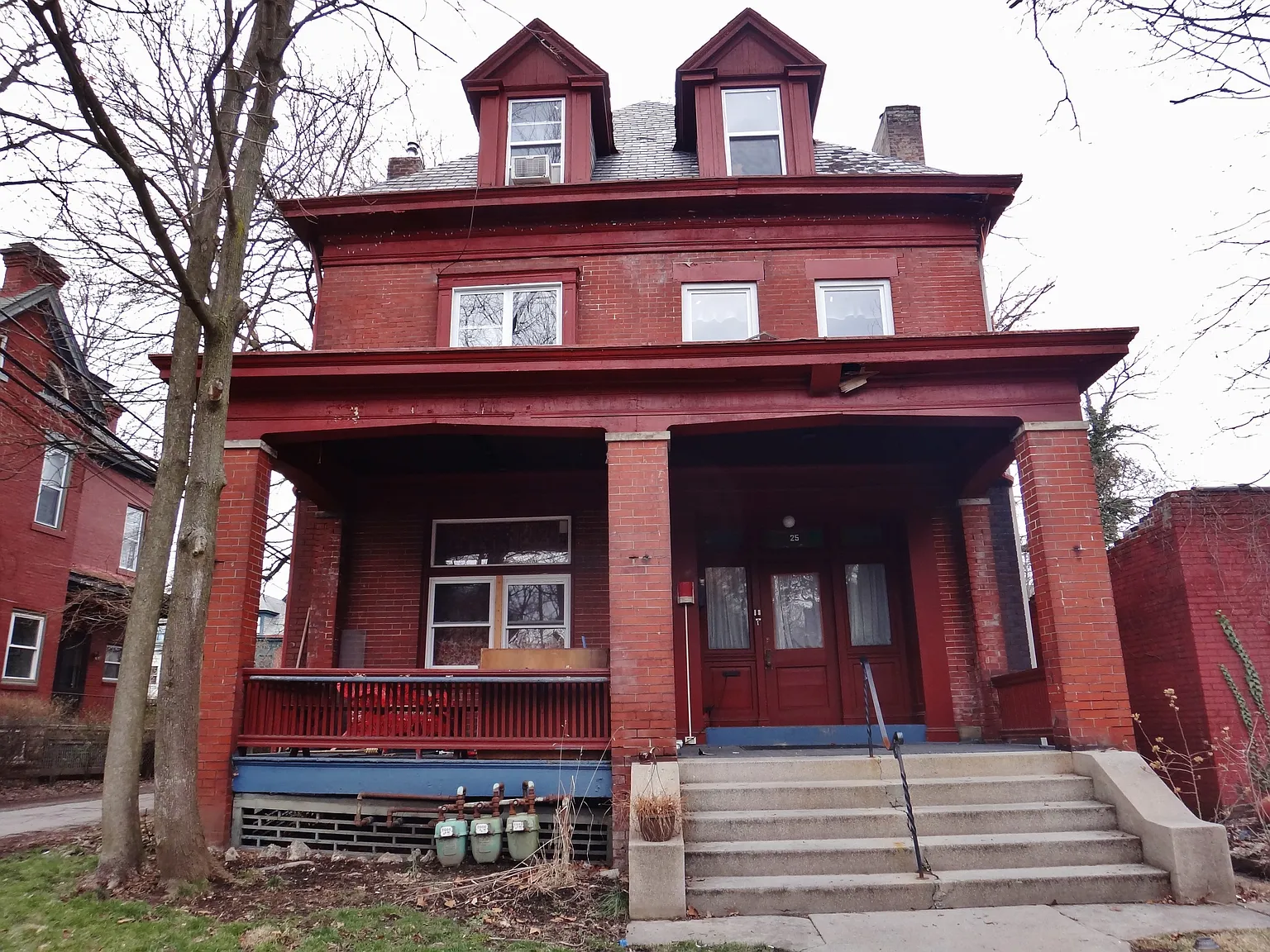 925 N Euclid Ave photo 1
