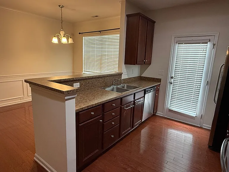 13138 Erwin Rd — Photo 4