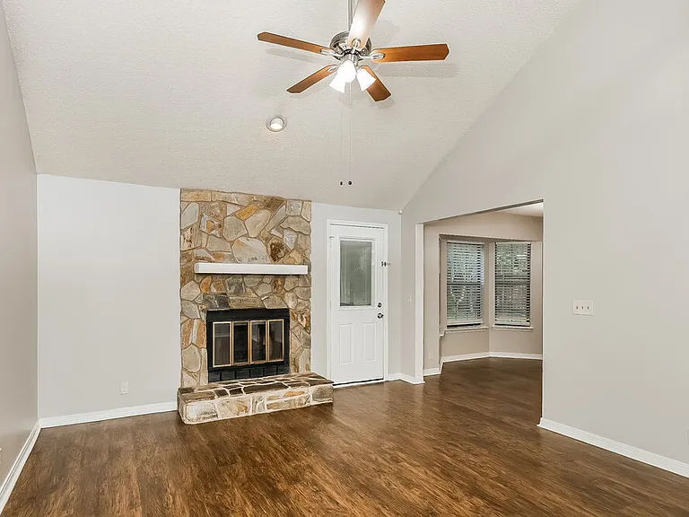 8315 Crosswind Rd — Photo 4