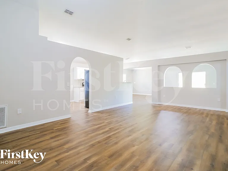 117 King Arthur Ct — Photo 4