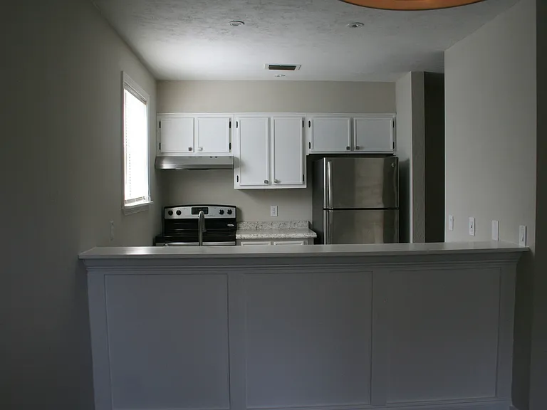 2308 Sylvan Ct — Photo 6