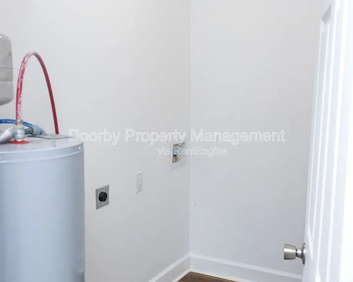196 Rogers Rd — Photo 11