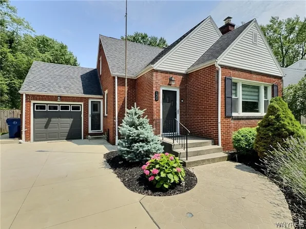 132 Huxley Dr, Amherst, NY 14226