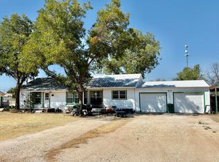 1205 W 12th St, Robert Lee, TX 76945