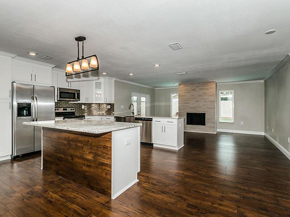 5th image of 1301 Stony Brook Ln