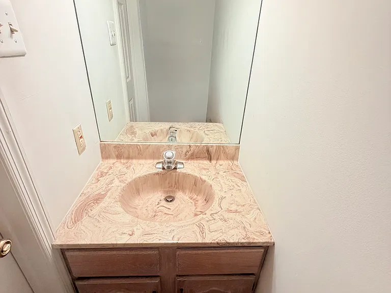15 Treaty Dr — Photo 7