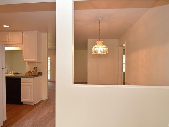 4th image of 1465 Doebler Dr