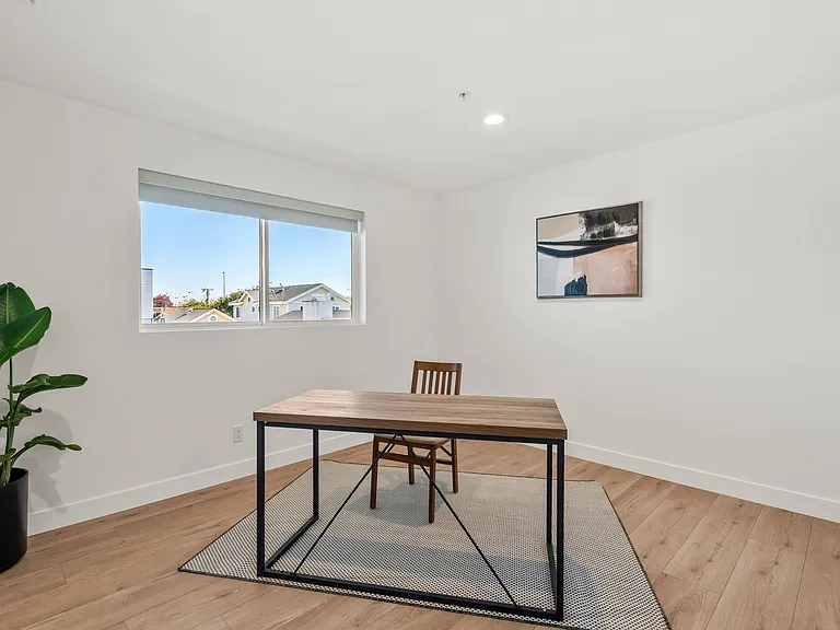 24836 Narbonne Ave — Photo 15