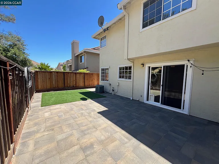 1115 Crest Ridge Ln — Photo 15