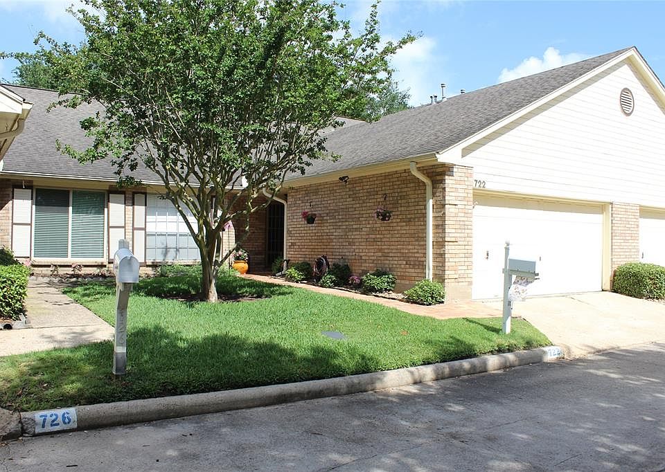 1st image of 722 E Country Grove Cir