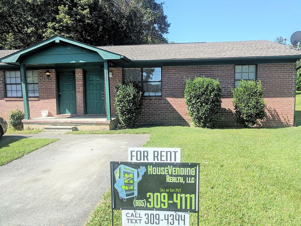 For Rent 1907 Meadowview 2 bedroom 1 bath Text 865.309.4344 for showings