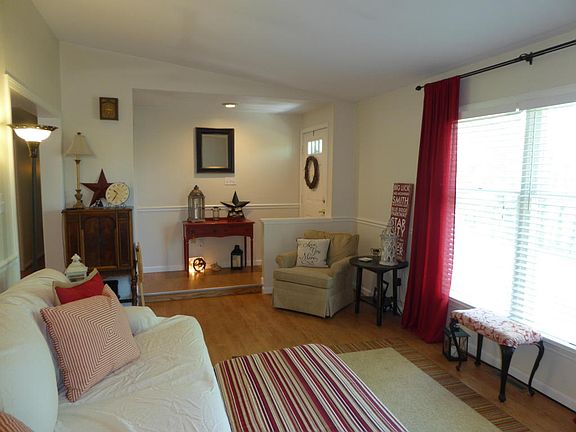 5th image of 325 Little Mountain Dr