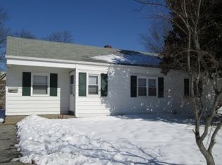 54 Robinson Dr, New Castle, DE 19720