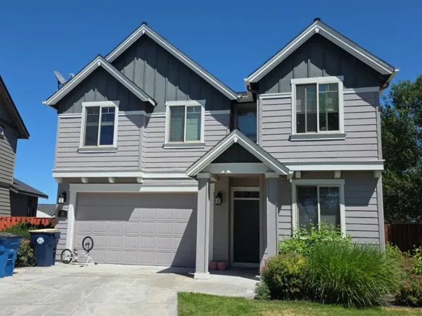 306 NW 29th St, Redmond, OR 97756